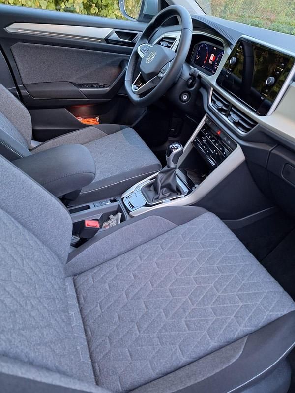 Gebraucht VW T-Roc Move 110 PS (80 kW) 2023 Grau SUV