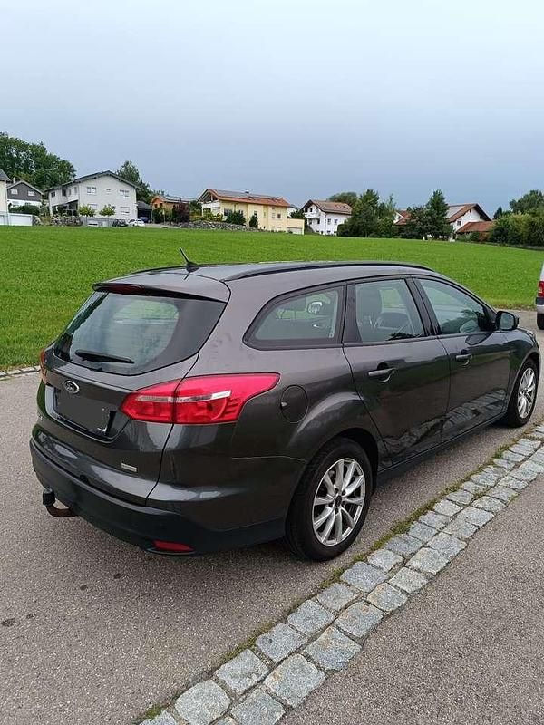 Gebraucht Ford Focus Business Edition 125 PS (91 kW) 2016 Kombi