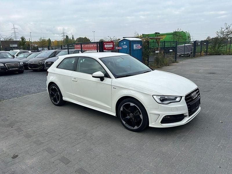 Weiß Gebraucht 2014 Audi A3 Ambiente Kleinwagen | 10.499 € (Guter Preis) - Bild 1/4