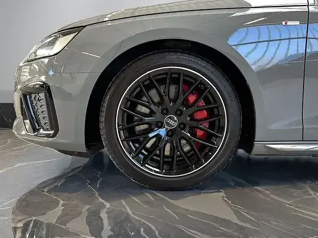 Używany Audi A4 Ambiente 286 KM (210 kW) 2022 Szary Kombi