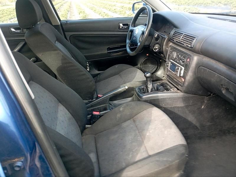 Gebraucht VW Passat 125 PS (91 kW) 1999 Blau Kombi