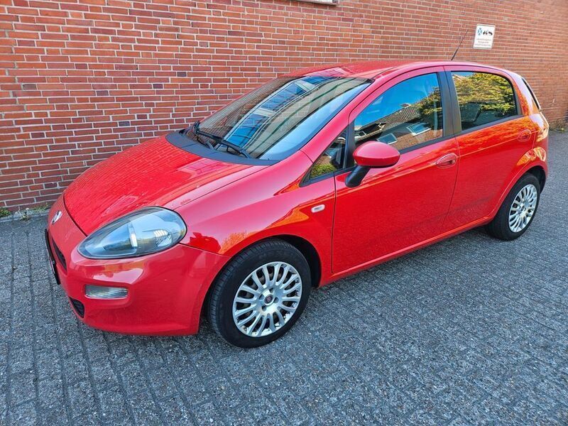 Rot Gebraucht 2012 Fiat Punto Kleinwagen | 2.199 € (Etwas zu teuer) - Bild 1/4