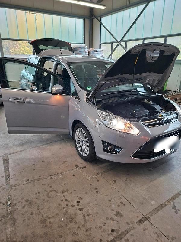 Silber Gebraucht 2013 Ford Grand C-Max Van / Kleinbus | 7.000 € (Teuer) - Bild 1/4
