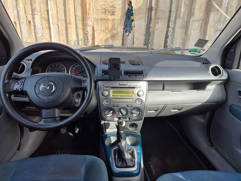 Gebraucht Mazda 2 Active 80 PS (58 kW) 2004 Blau Kleinwagen