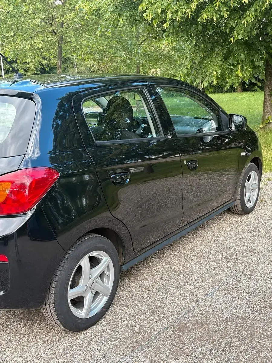 Gebraucht Mitsubishi Space Star Basis 71 PS (52 kW) 2019 Schwarz Kleinwagen