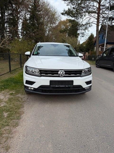 Second-hand VW Tiguan Sound 179 CP (131 kW) 2017 Alb SUV