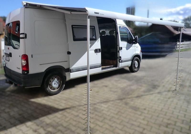 Second-hand Renault Master 136 CP (100 kW) 2005 Alb Monovolum