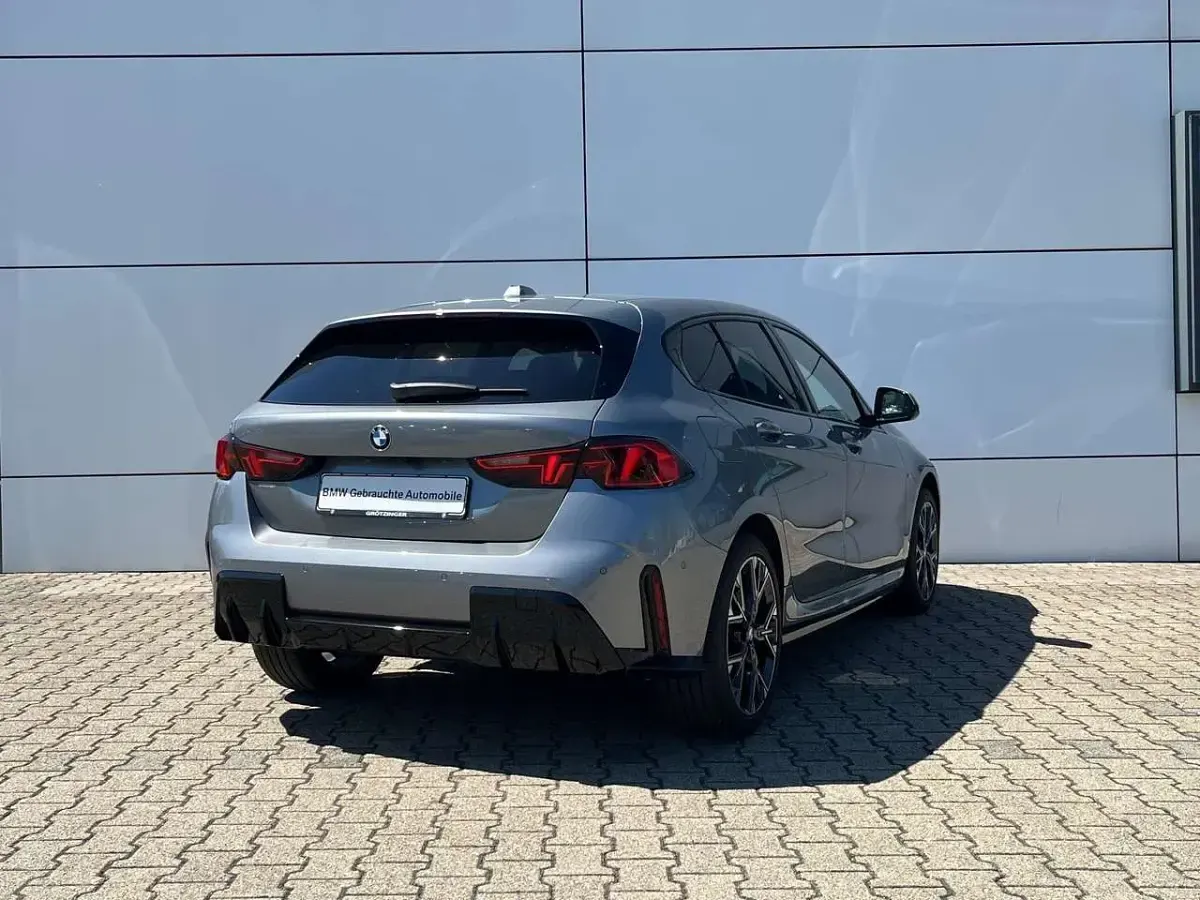 Gebraucht BMW 120 Performance 150 PS (110 kW) 2024 Grau Kleinwagen