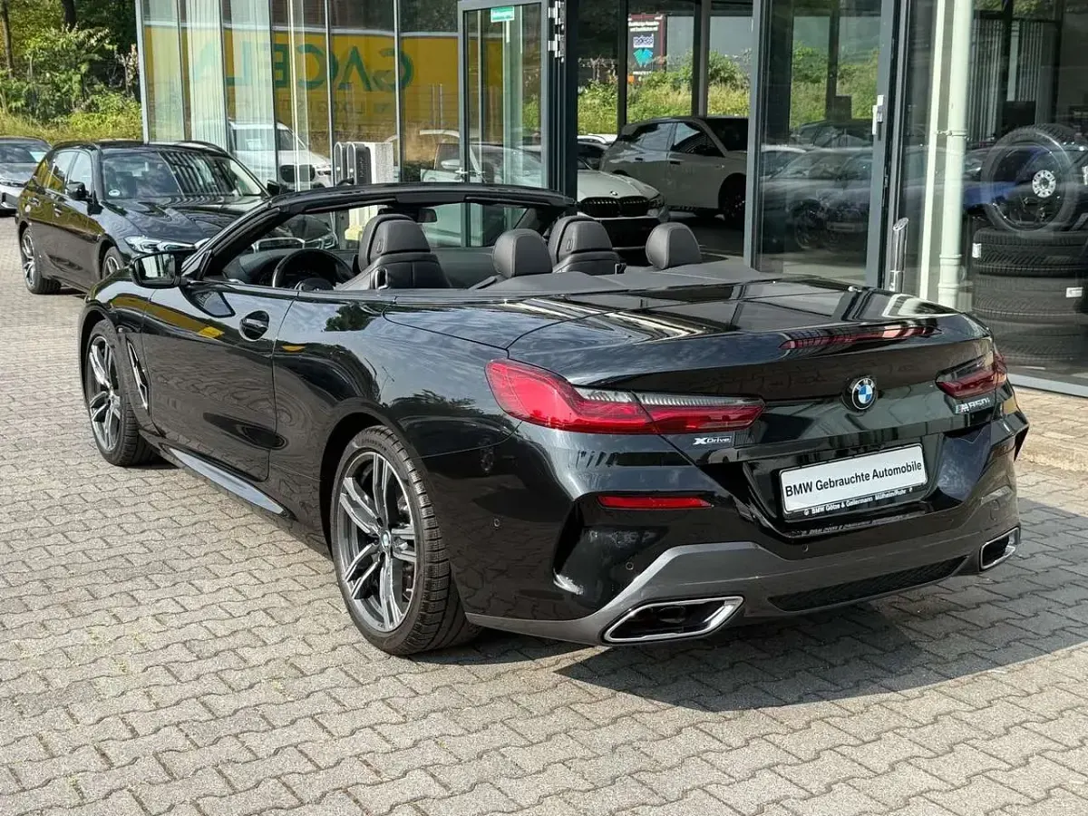 Gebraucht BMW M850 M Sport 530 PS (389 kW) 2022 Saphirschwarz Cabrio