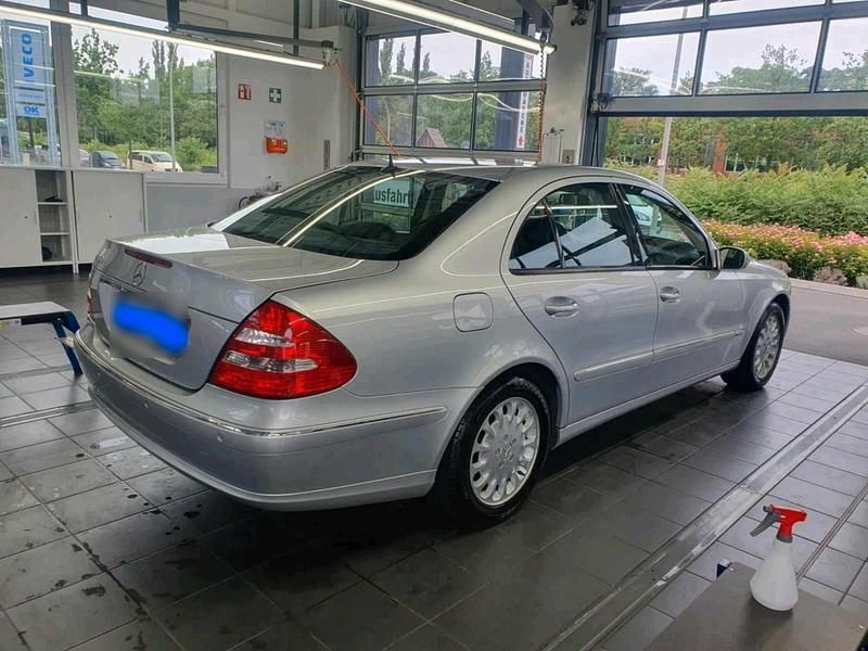 Gebraucht Mercedes E350 Elegance 272 PS (200 kW) 2005 Silber Limousine