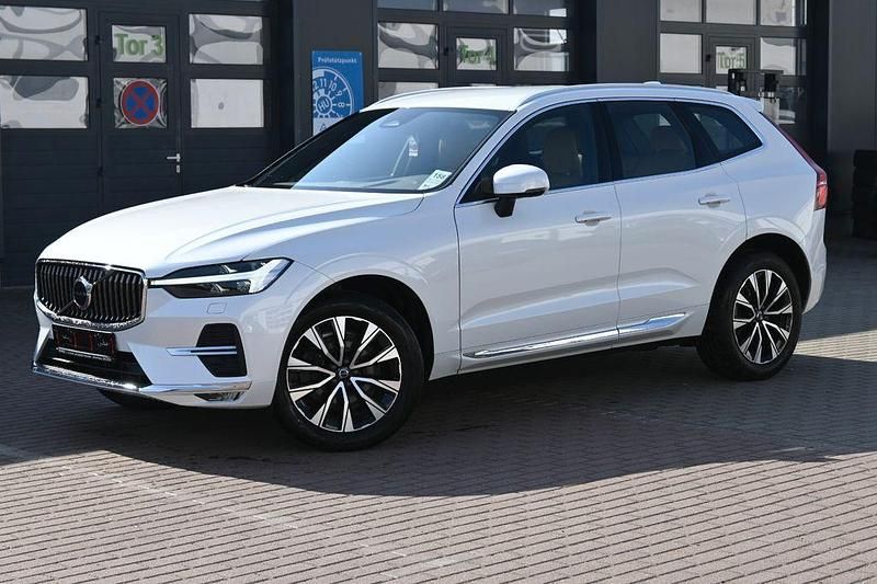 Gebraucht Volvo XC60 Plus 197 PS (144 kW) 2023 Weiß SUV