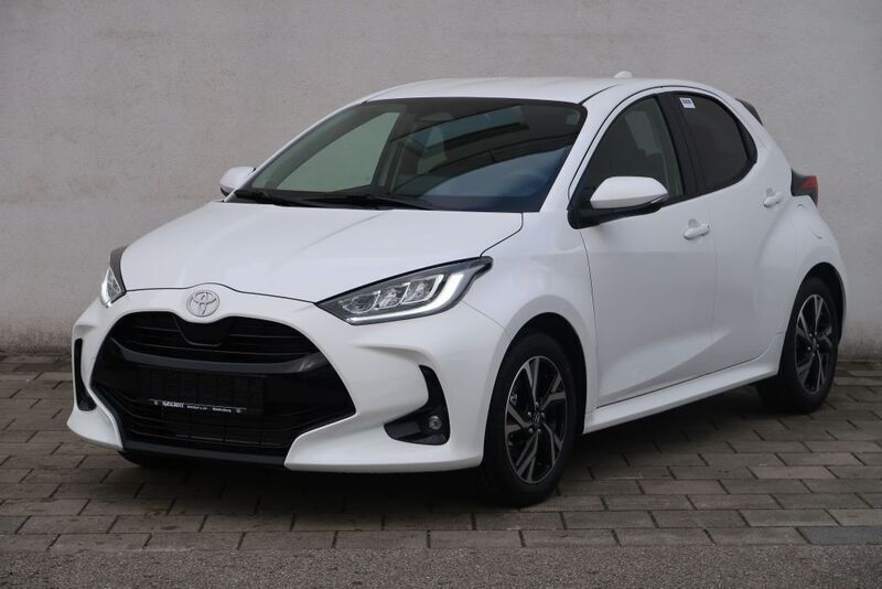 Schneeweiß Neu 2025 Toyota Yaris Hybrid Comfort Kleinwagen | 25.890 € - Bild 1/4