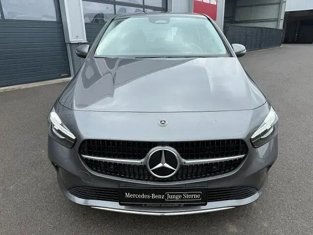 Gebraucht Mercedes B180 Progressive 136 PS (100 kW) 2025 Grau Kleinwagen
