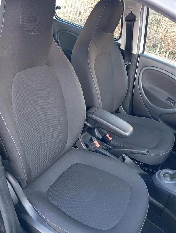 Gebraucht Smart ForFour Electric Drive 60 kW (82 PS) 2019 Weiß Kleinwagen