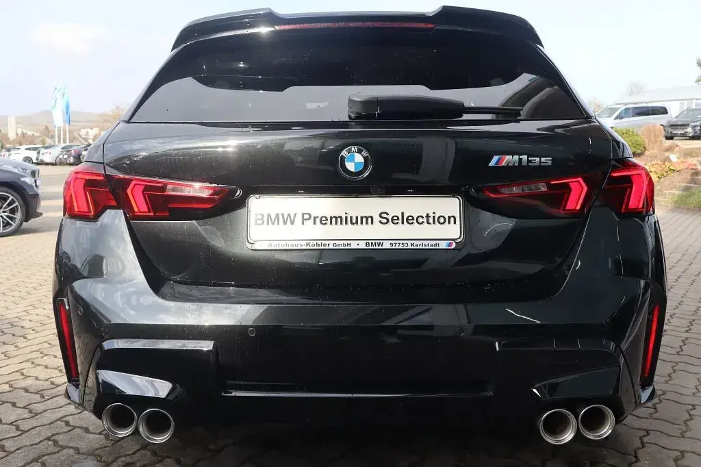 Brugt BMW M135 Performance 300 HK (220 kW) 2025 Sort Hatchback