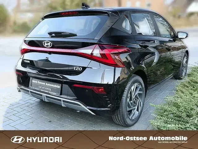 Gebraucht Hyundai i20 Comfort 101 PS (74 kW) 2025 Schwarz Kleinwagen