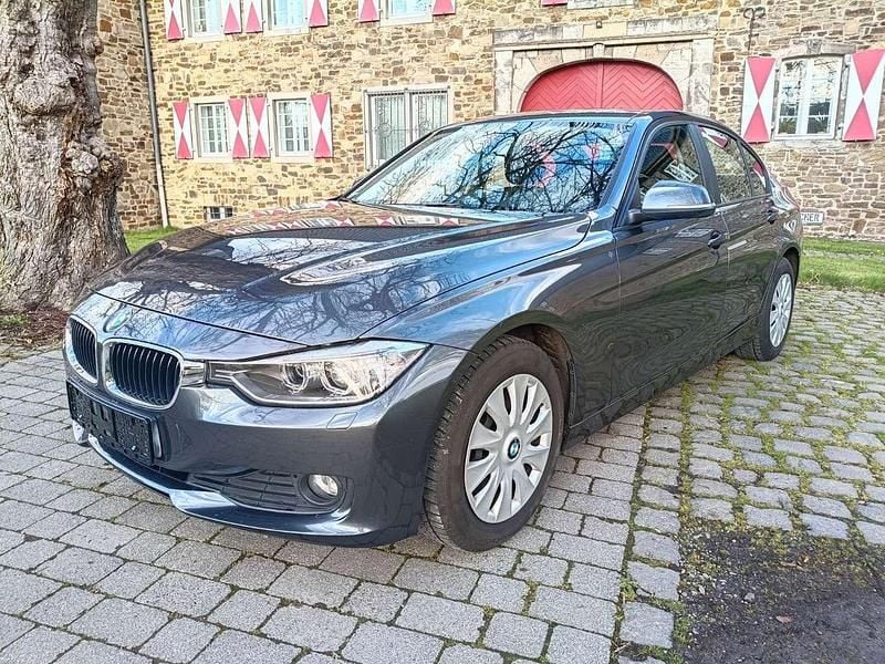 Gebraucht BMW 316 136 PS (100 kW) 2013 Grau Limousine