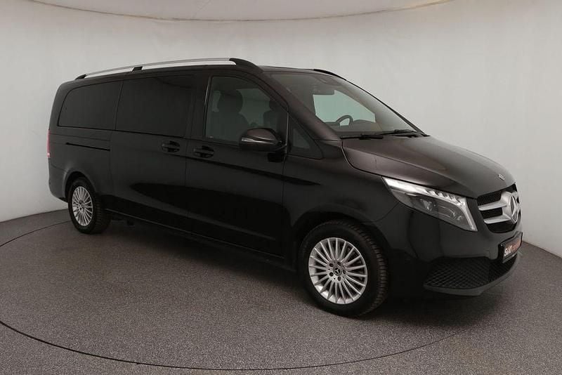 Schwarz Gebraucht 2024 Mercedes V300 Van / Kleinbus | 54.880 € (Superpreis) - Bild 1/4
