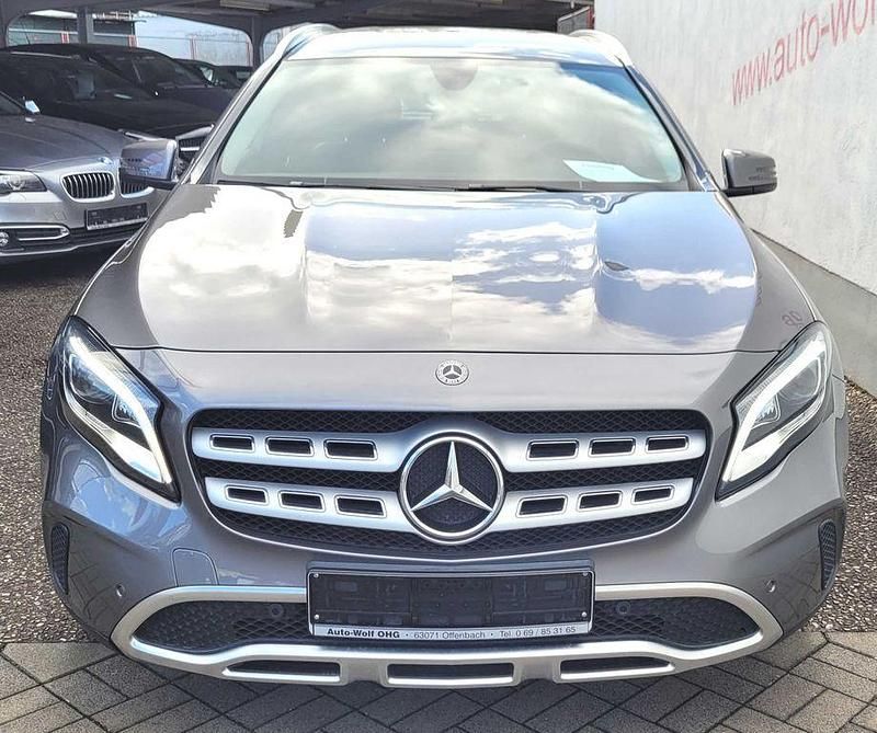 Gebraucht Mercedes GLA180 Urban 122 PS (89 kW) 2019 Mountain grey SUV