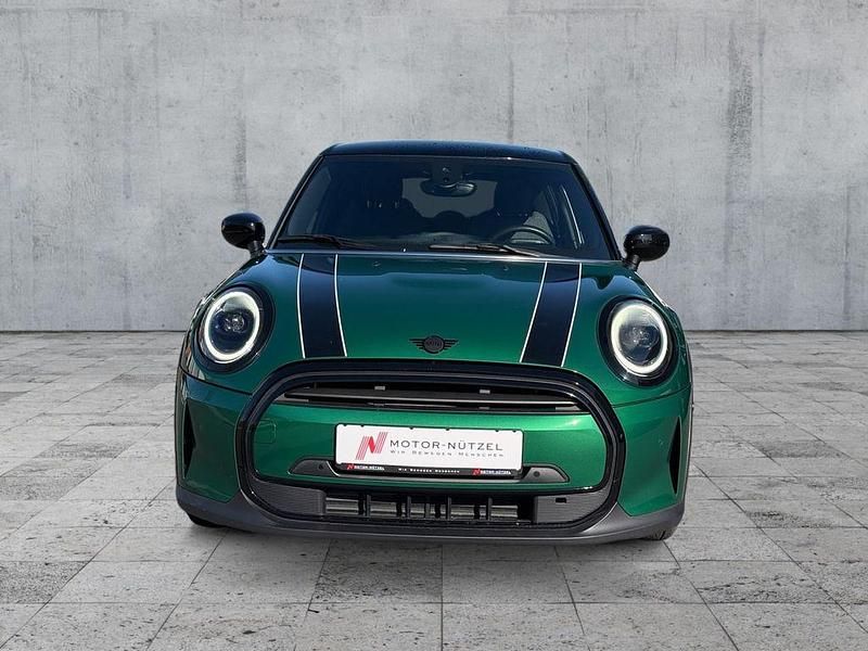 Gebraucht Mini Cooper Classic 136 PS (100 kW) 2021 British racing green iv metall Kleinwagen