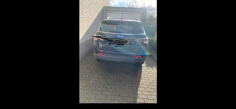 Gebraucht Jeep Compass Limited 140 PS (102 kW) 2018 Schwarz SUV