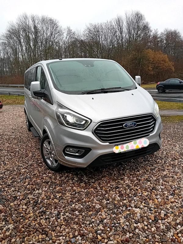 Gebraucht Ford Transit Titanium 170 PS (125 kW) 2019 Silber Van / Kleinbus