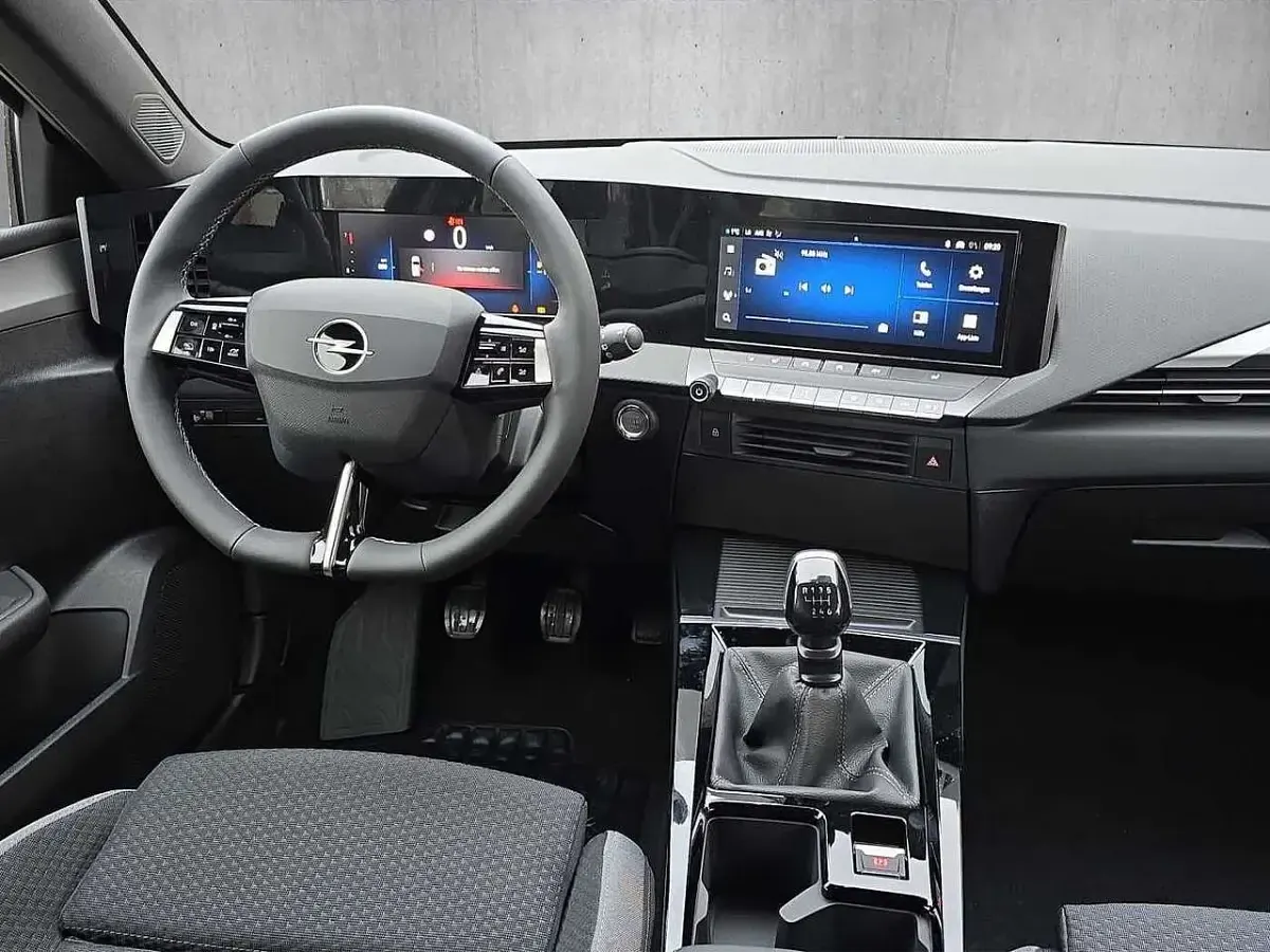 Neu Opel Astra Edition 131 PS (96 kW) 2025 Karbon schwarz Limousine