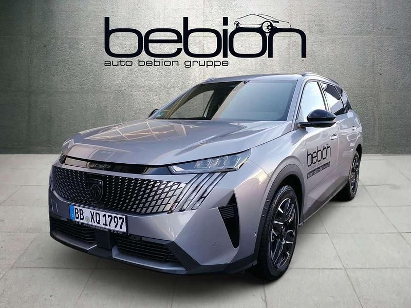 Grau Gebraucht 2025 Peugeot 5008 Van / Kleinbus | 40.500 € (Teuer) - Bild 1/4