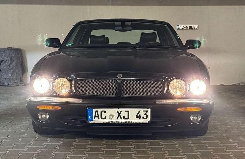 Schwarz Gebraucht 2001 Jaguar XJR Limousine | 18.900 € (Superpreis) - Bild 1/4