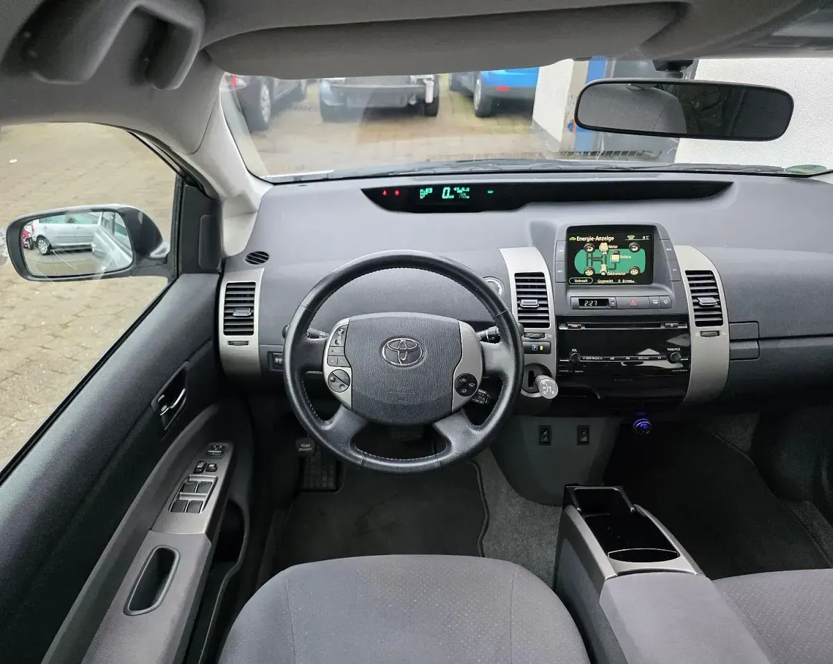 Używany Toyota Prius Sol 77 KM (56 kW) 2008 Srebrny Sedan/Limuzyna