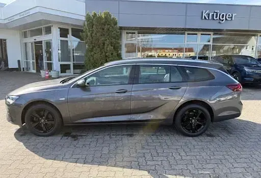Gebraucht Opel Insignia Elegance 174 PS (127 kW) 2022 Mondstein grau/e:vulkan grau Kombi