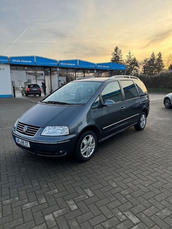 Grau Gebraucht 2006 VW Sharan Comfortline Van / Kleinbus | 2.800 € (Guter Preis) - Bild 1/4