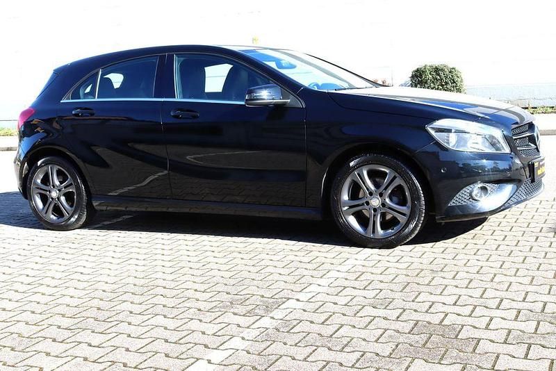 Gebraucht Mercedes A200 Style 156 PS (114 kW) 2015 Schwarz Limousine