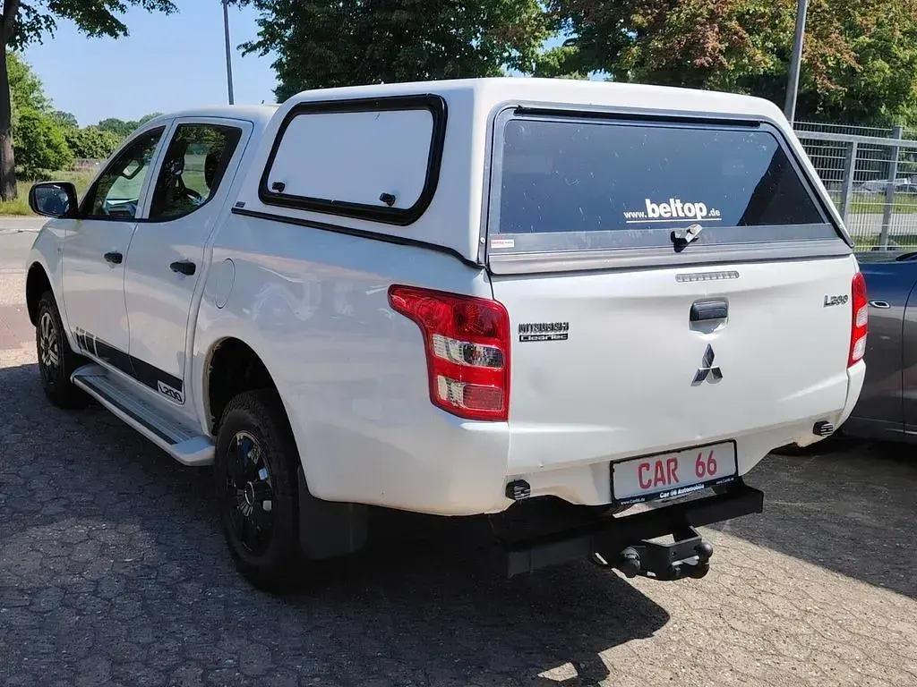 Begagnad Mitsubishi L200 154 HK (113 kW) 2017 Vit Pickup