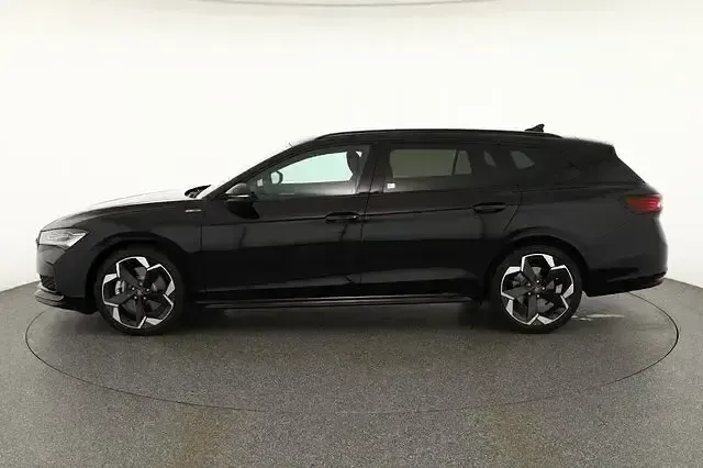 Neu Skoda Superb SportLine 204 PS (150 kW) 2025 Schwarz Kombi