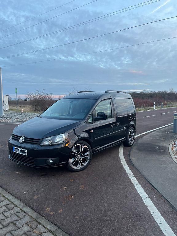 Schwarz Gebraucht 2014 VW Caddy Trendline Van / Kleinbus | 14.860 € (Teuer) - Bild 1/4