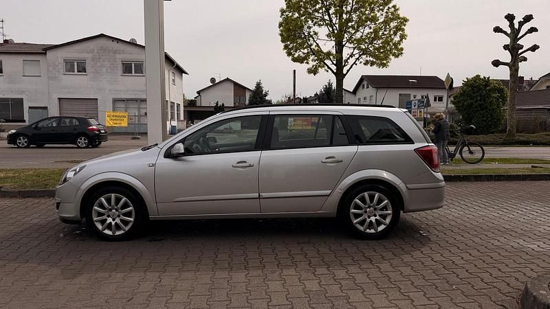 Usata Opel Astra 105 CV (77 kW) 2005 Argento Station wagon
