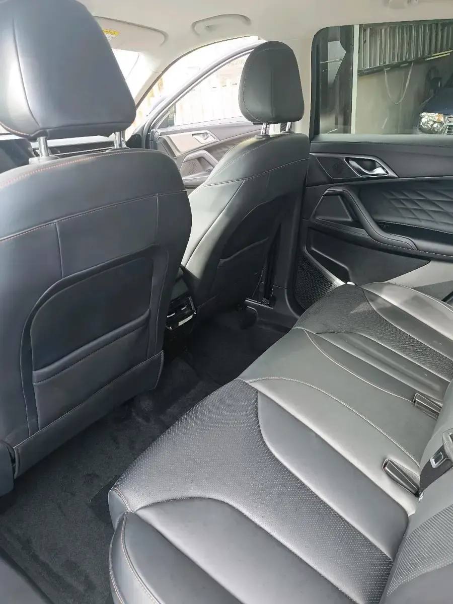 Używany MG HS Luxury 170 KM (125 kW) 2025 Czarny SUV