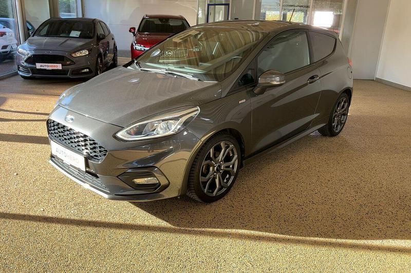 Grau Gebraucht 2018 Ford Fiesta ST-Line Kleinwagen | 9.970 € (Fairer Preis) - Bild 1/3