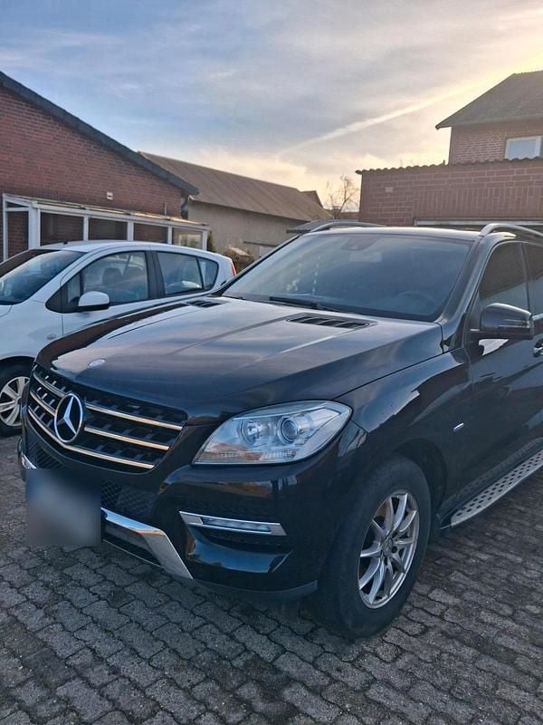 Gebraucht Mercedes ML350 260 PS (191 kW) 2011 Schwarz SUV