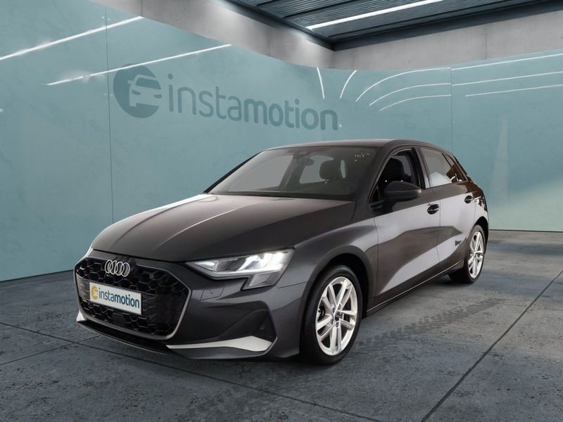 Grau Gebraucht 2024 Audi A3 Sportback Advanced Plus Kleinwagen | 34.640 € (Fairer Preis) - Bild 1/3