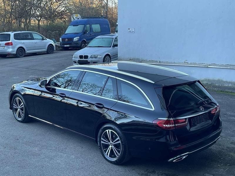 Usata Mercedes E220 Avantgarde 200 CV (147 kW) 2022 Nero Station wagon