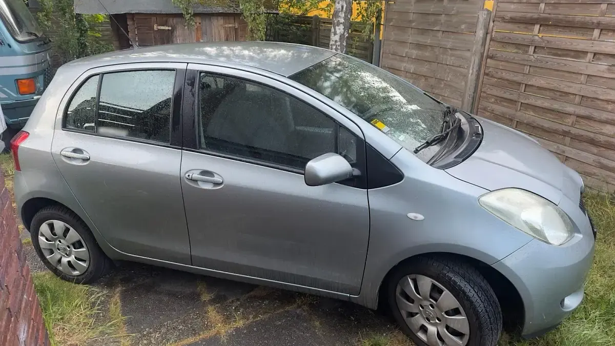 Gebraucht Toyota Yaris 87 PS (63 kW) 2006 Grau Limousine