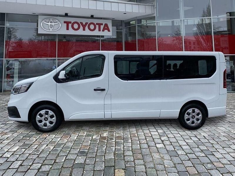 Neu Renault Trafic Life 150 PS (110 kW) 2025 Gletscherweiss Van / Kleinbus