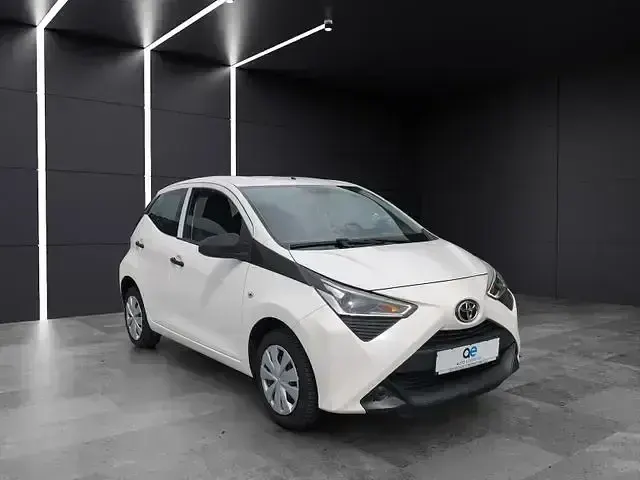 Gebraucht Toyota Aygo Business Edition 72 PS (52 kW) 2018 Weiss Kleinwagen