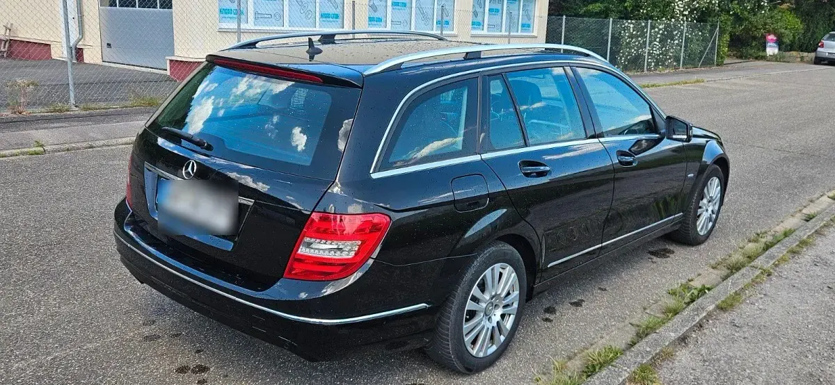 Gebraucht Mercedes C180 Avantgarde 156 PS (114 kW) 2012 Schwarz Kombi