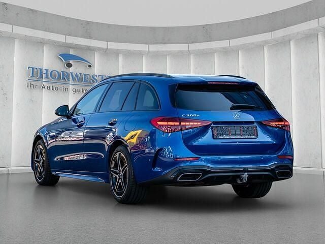 Gebraucht Mercedes C300e Advanced 204 PS (150 kW) 2023 Lack spektralblau Kombi