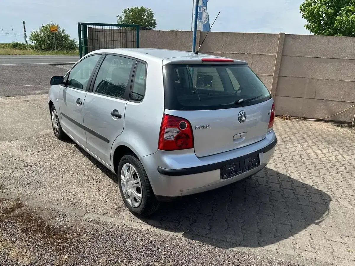 Gebraucht VW Polo 64 PS (47 kW) 2003 Silber Kleinwagen