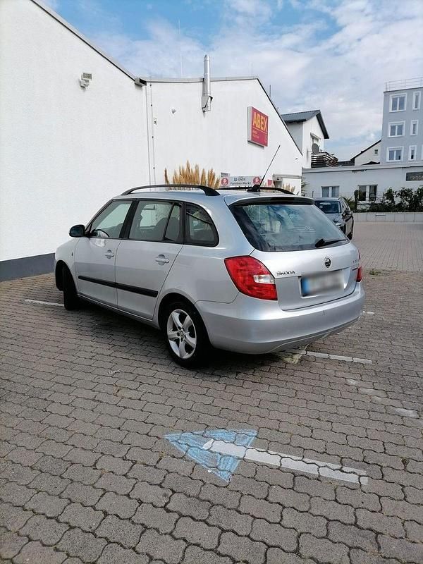 Gebraucht Skoda Fabia GreenLine 75 PS (55 kW) 2013 Silber Kleinwagen
