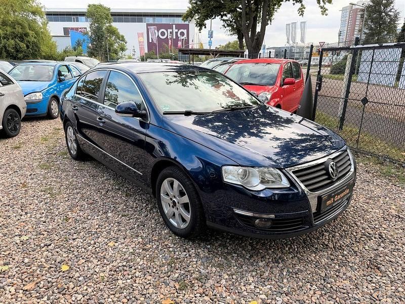 Blau Gebraucht 2006 VW Passat Comfortline Limousine | 3.500 € (Fairer Preis) - Bild 1/4